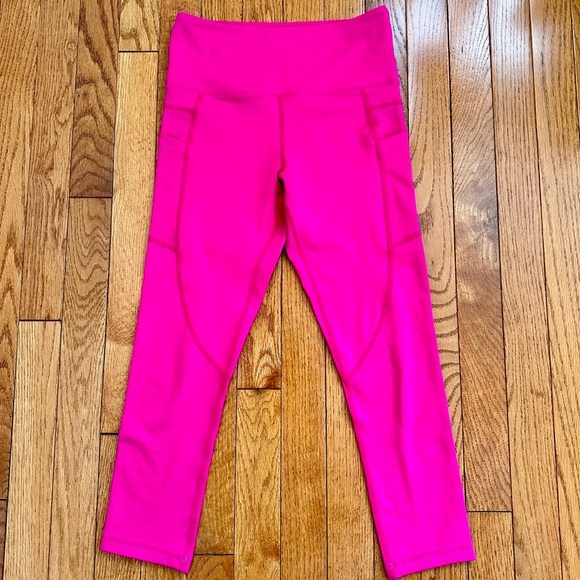 Like Brand New Zyia Light and Tight Capris in Party Pink, size 2 - Picture 1 of 3